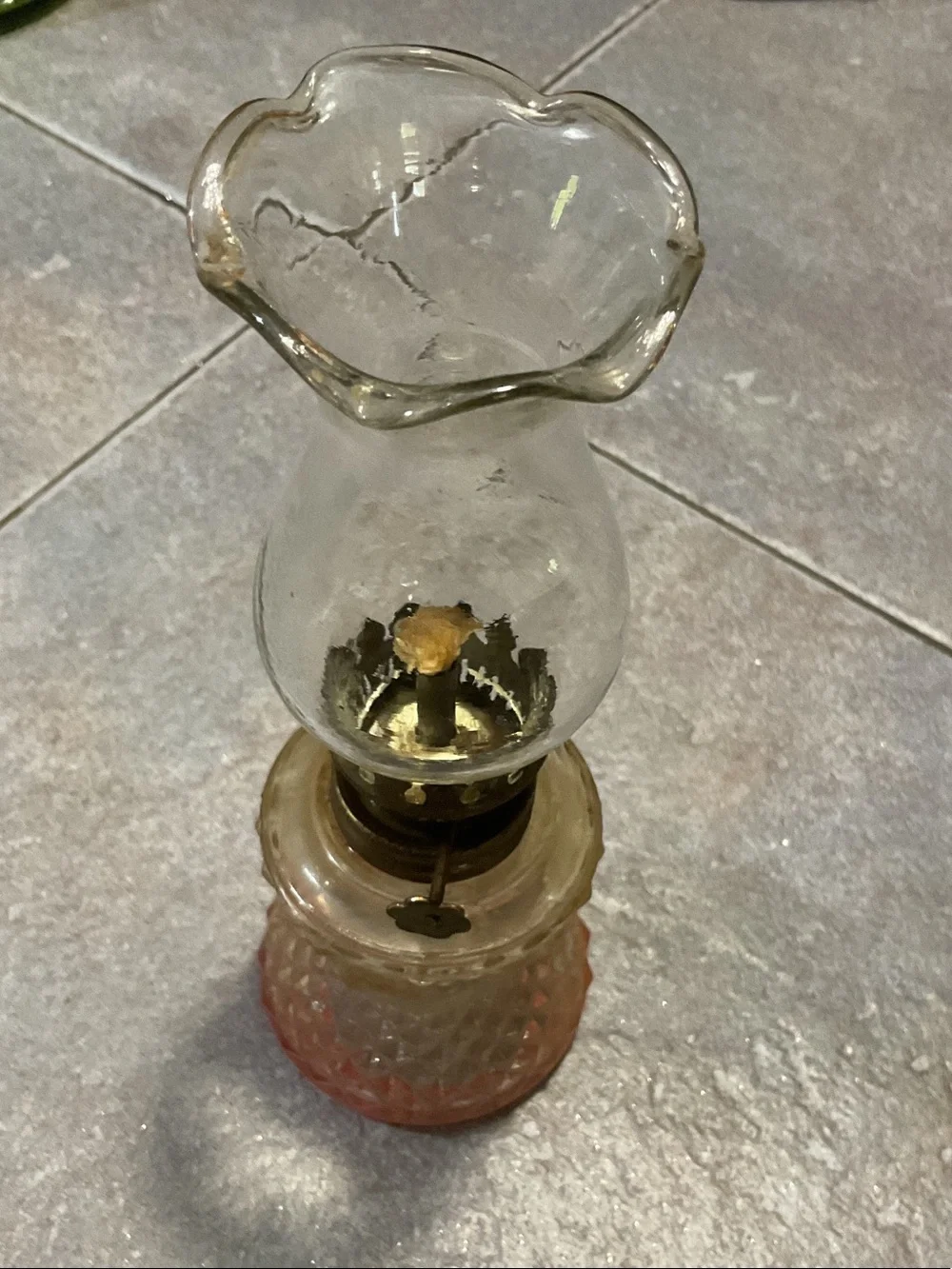 Vintage-Style Glass Hurricane Lamp - Clear and Pink